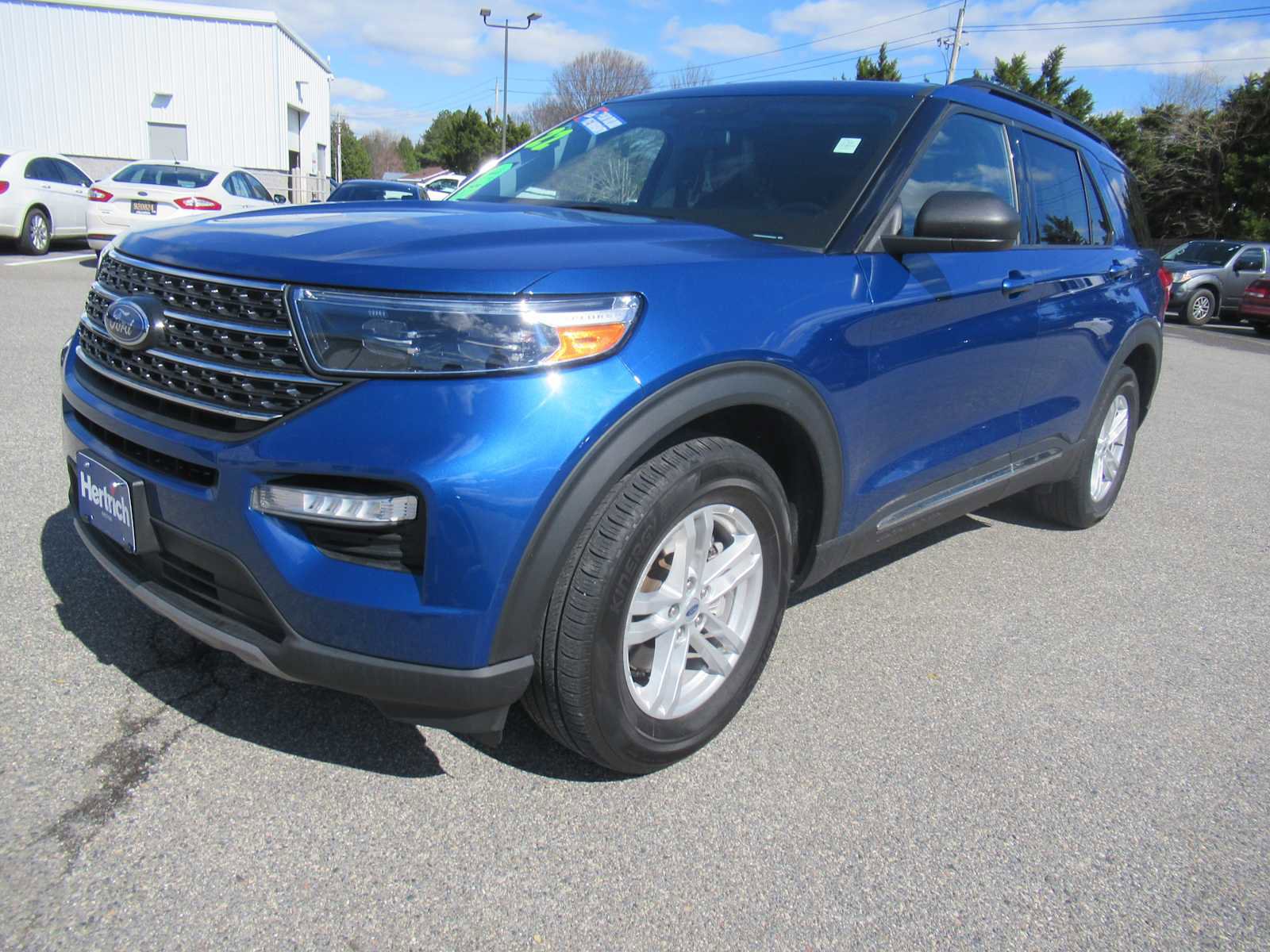 Used 2022 Ford Explorer XLT w/ Equipment Group 202A image 1