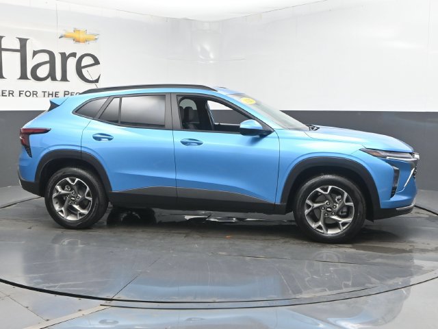 Used 2026 Chevrolet Trax LT w/ LT Convenience Package FWD image 1