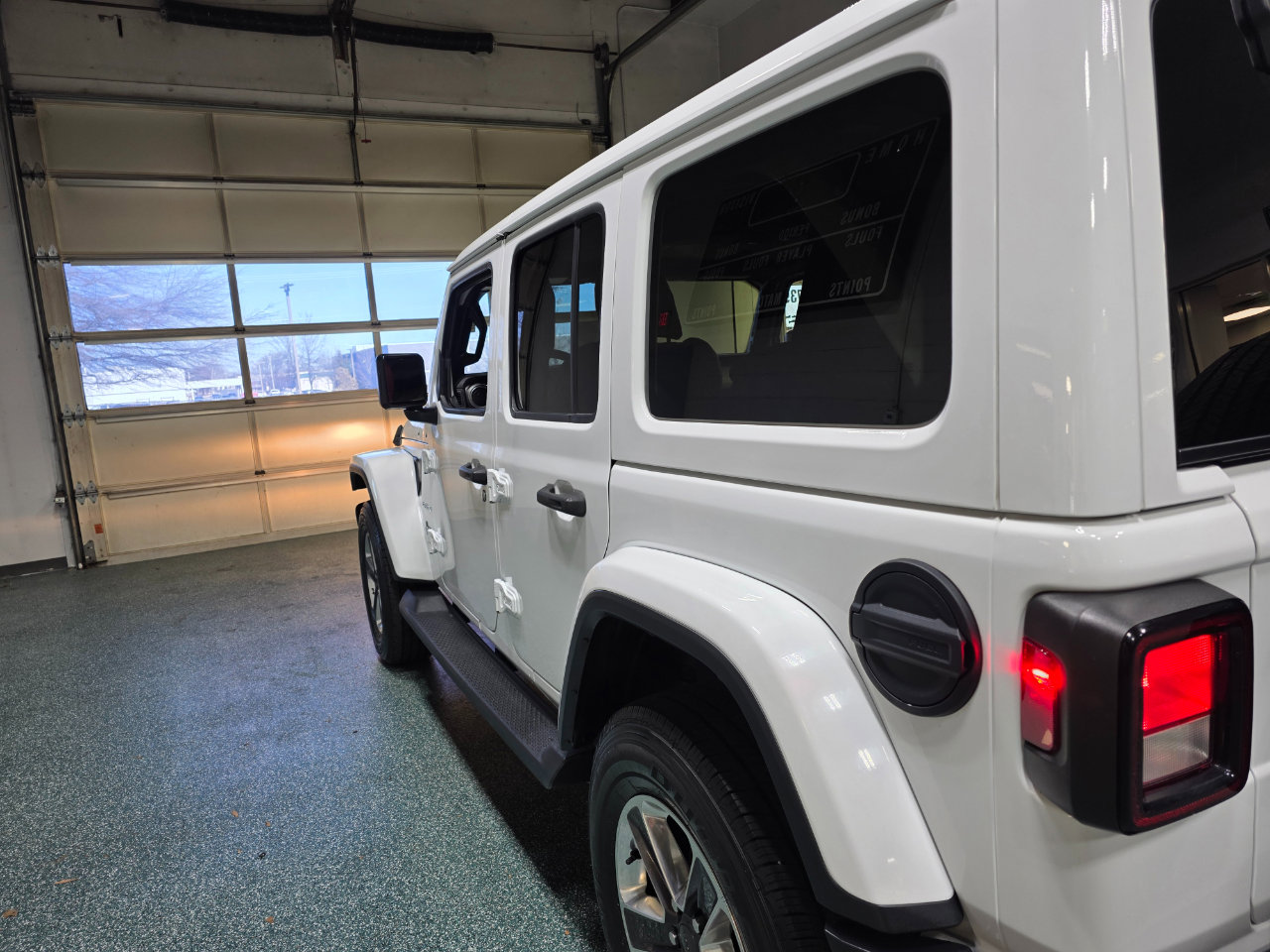 Used 2020 Jeep Wrangler Unlimited Sahara w/ Uconnect 4C Nav & Sound Group image 10