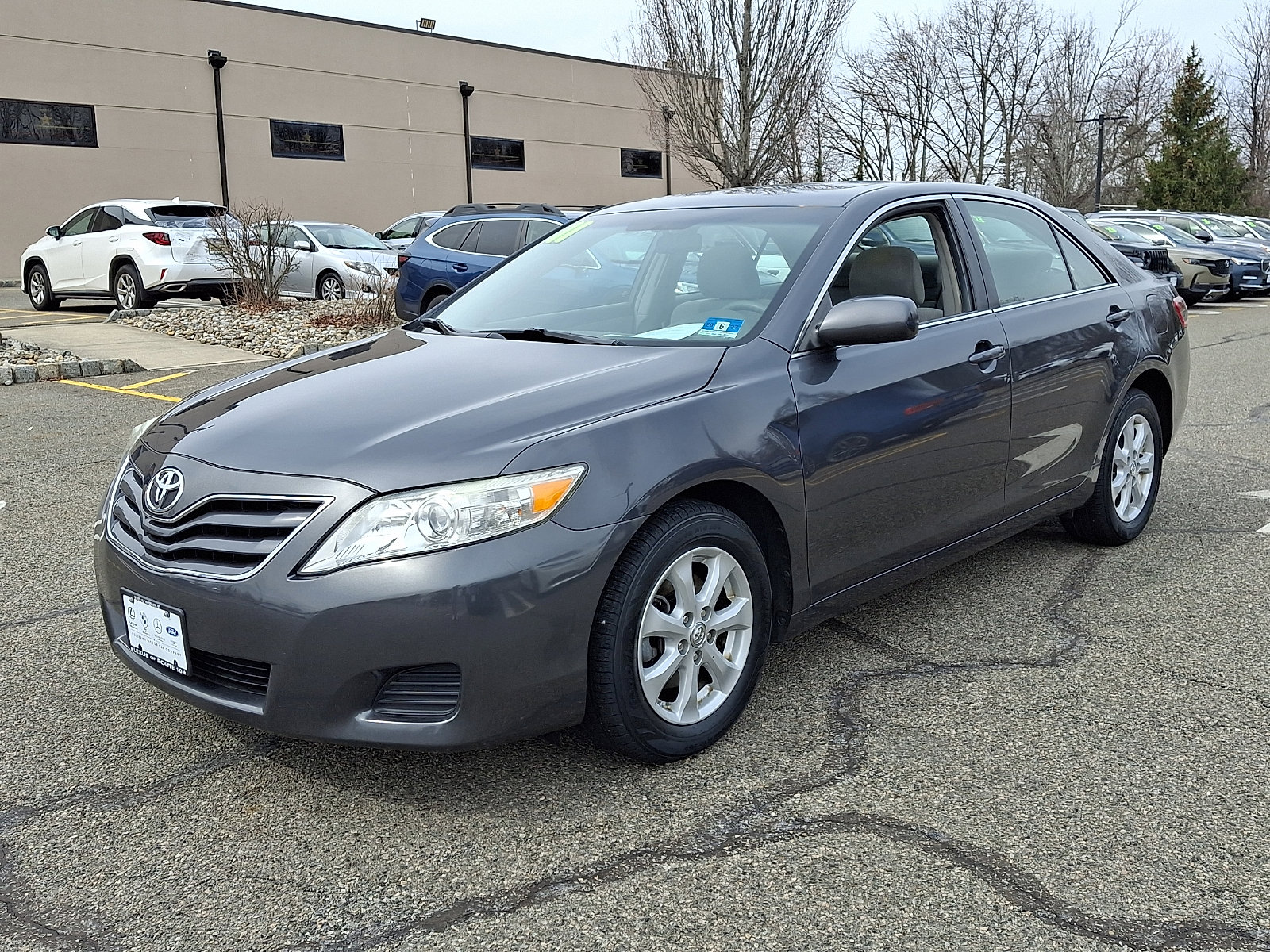 Used 2011 Toyota Camry LE w/ LE Extra-Value Pkg image 3