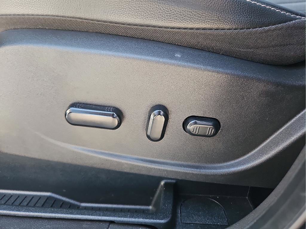 Used 2019 Ford Escape SE FWD image 12