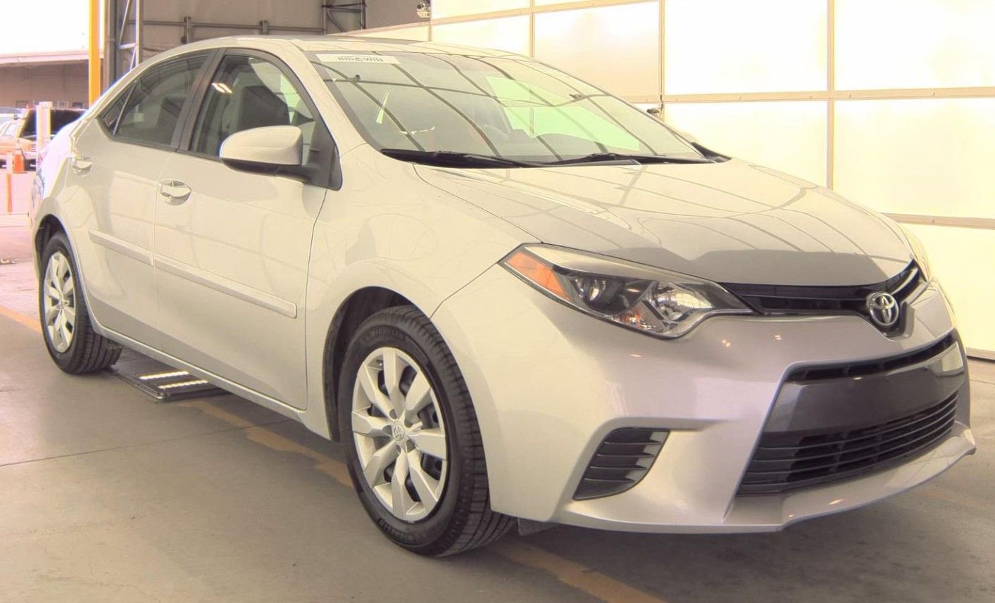 Used 2016 Toyota Corolla LE w/ Body Protection Package #1 FWD image 2