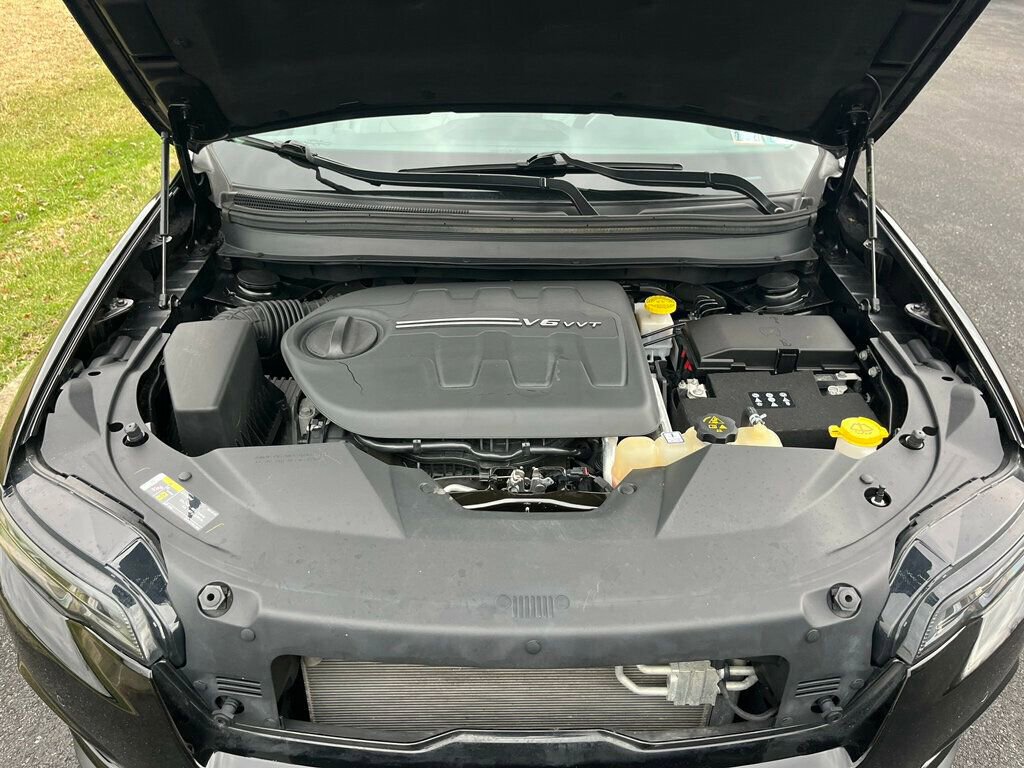 Used 2021 Jeep Cherokee Limited image 41