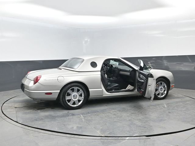 Used 2005 Ford Thunderbird image 26