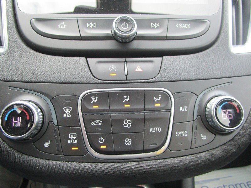 Used 2020 Chevrolet Malibu LT FWD image 24