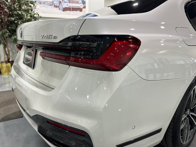 Used 2020 BMW 745e xDrive AWD/4WD image 35