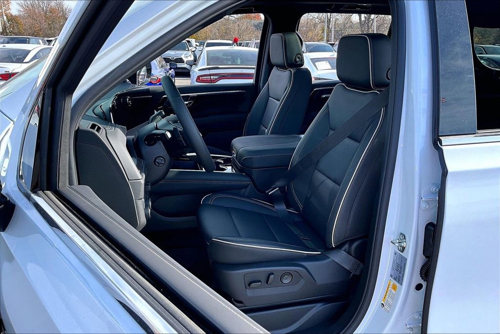 New 2026 Chevrolet Suburban Premier w/ Sun And Tow Package image 9