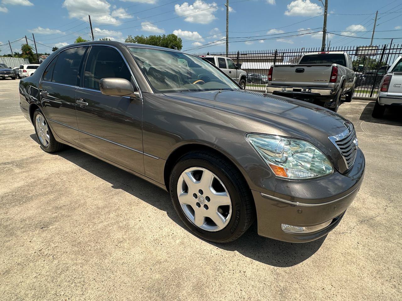 Used 2004 Lexus LS 430 w/ Premium Pkg RWD image 7