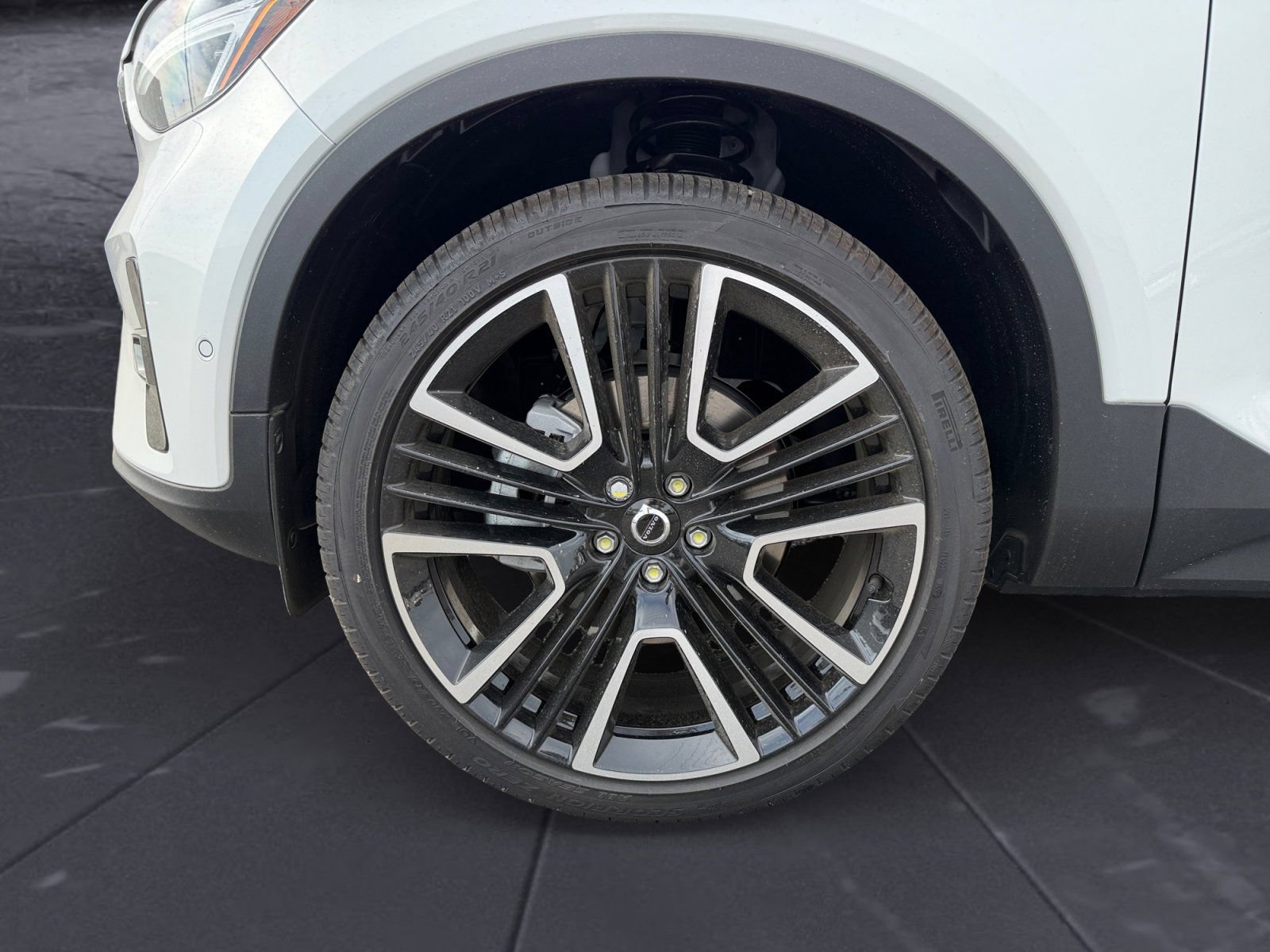 New 2026 Volvo XC40 B5 Ultra w/ Protection Package Premier image 14