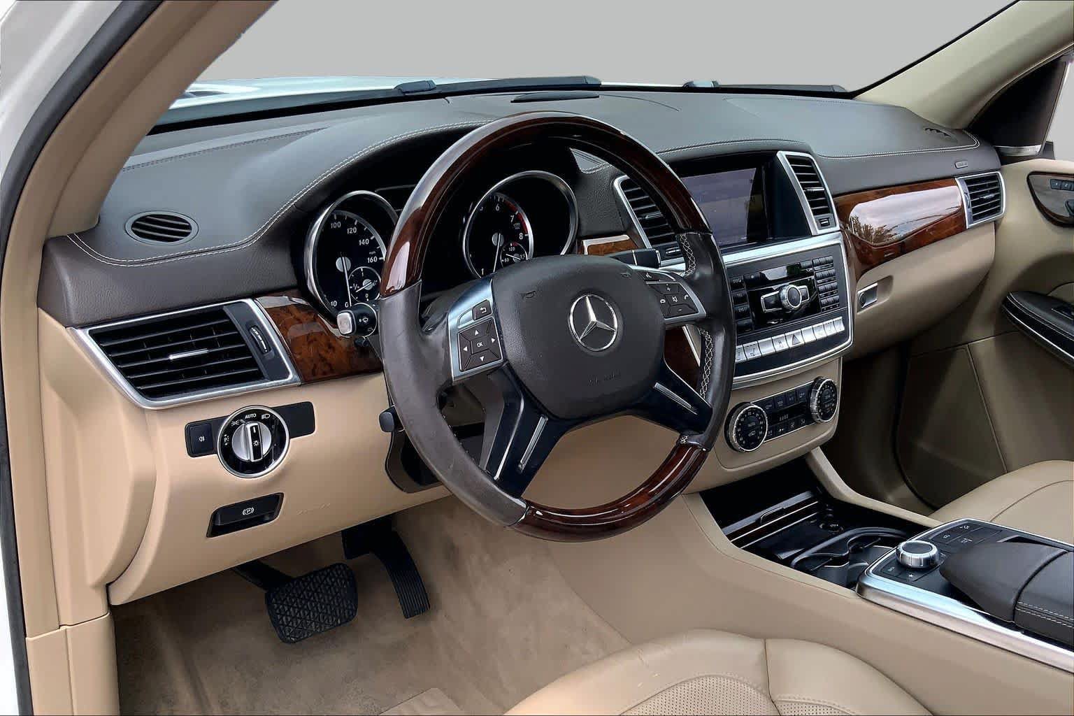 Used 2014 Mercedes-Benz GL 550 4MATIC image 18