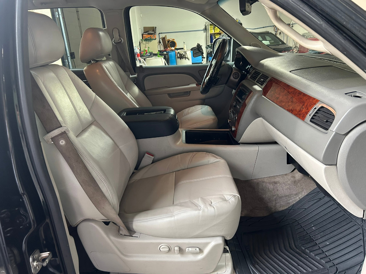 Used 2012 Chevrolet Suburban LT w/ Luxury Package image 16