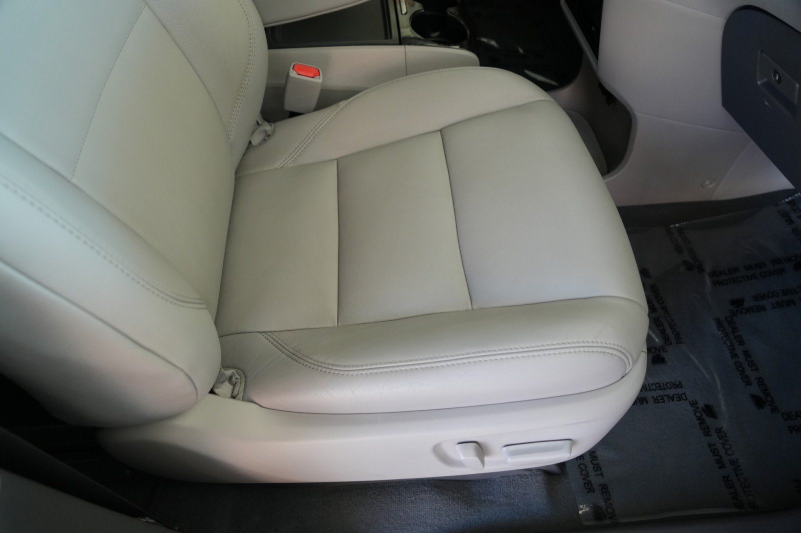 Used 2020 Toyota Sienna XLE Premium AWD/4WD image 40