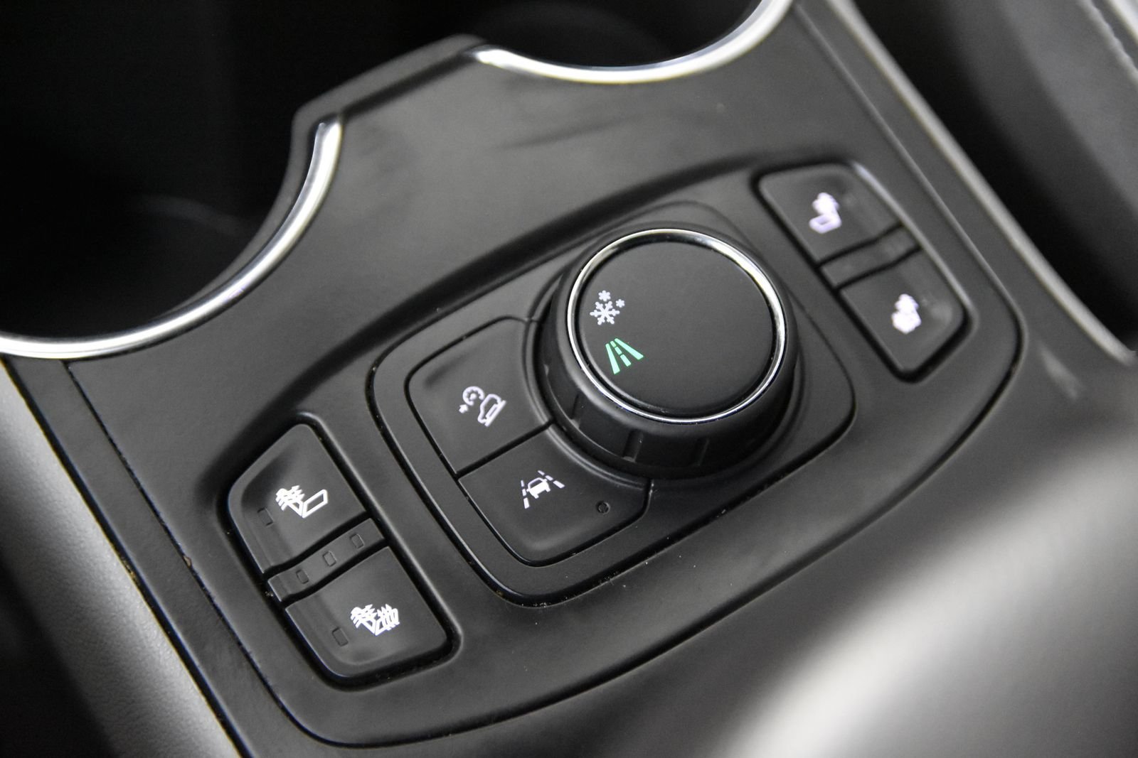 Used 2023 GMC Terrain SLT FWD image 29