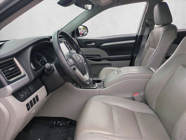 Certified 2019 Toyota Highlander XLE FWD image 17
