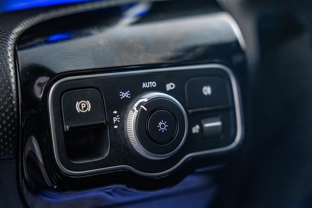 Used 2024 Mercedes-Benz CLA 35 AMG 4MATIC image 42