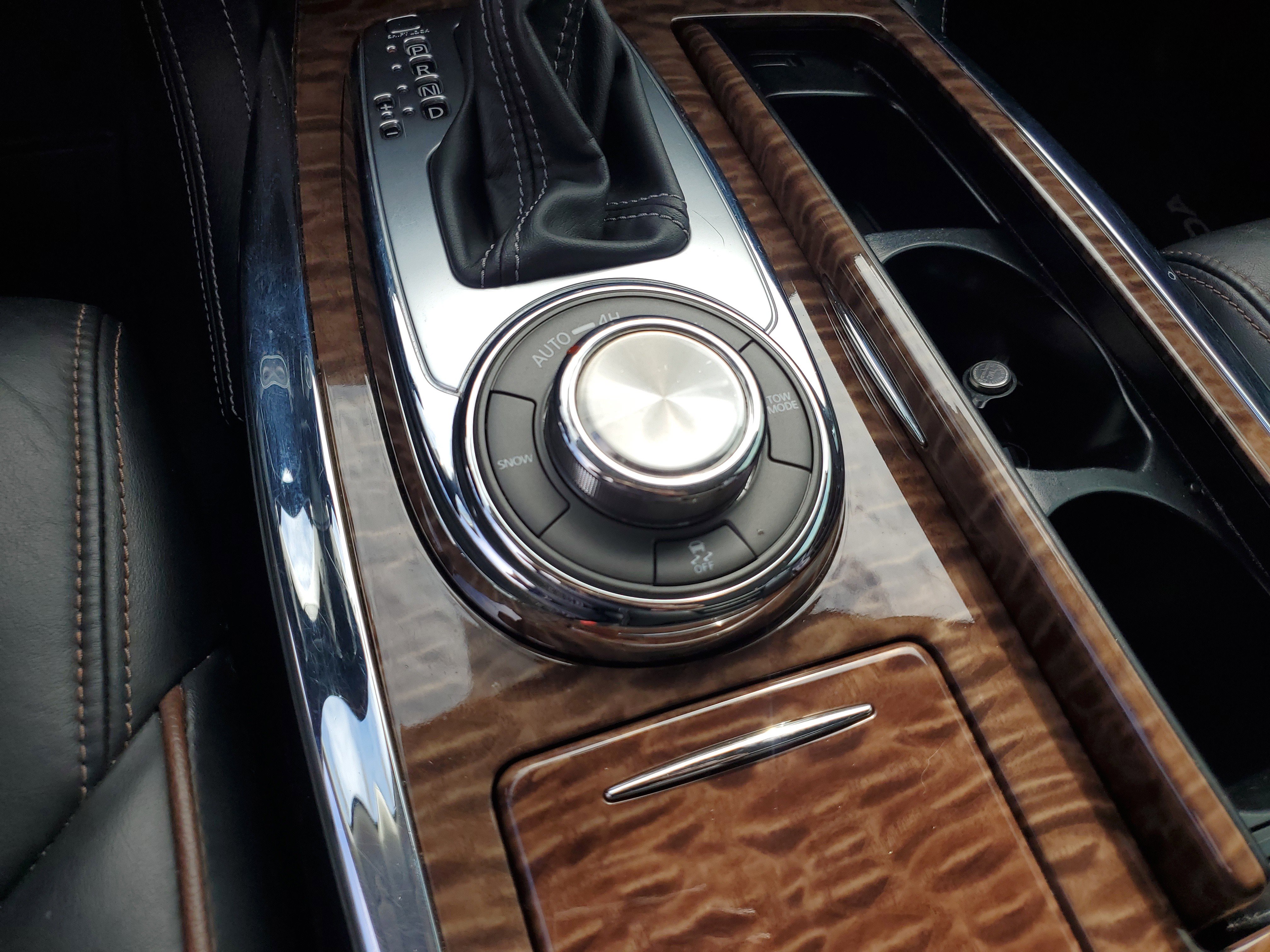 Used 2019 Nissan Armada Platinum w/ Captain's Chairs Package image 27