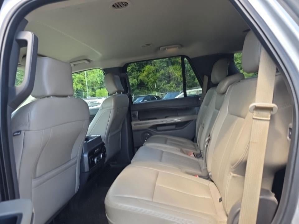 Used 2019 Ford Expedition XLT w/ Equipment Group 202A RWD image 9