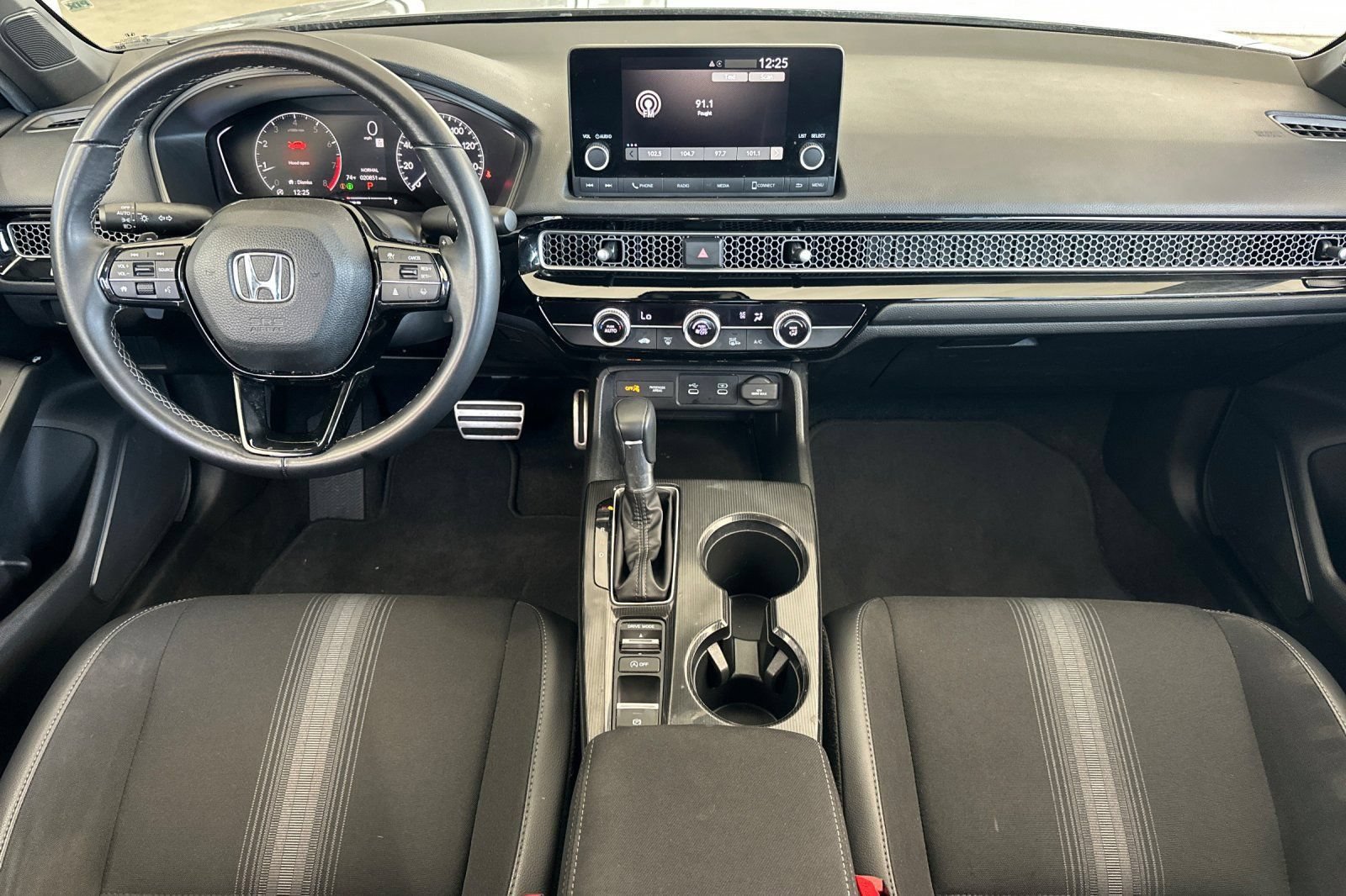 Used 2025 Honda Civic Sport image 13