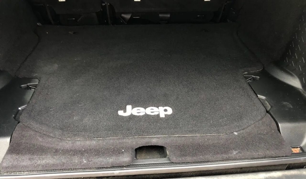 Used 2015 Jeep Wrangler Unlimited Sport w/ Mopar Black Appearance Group image 13