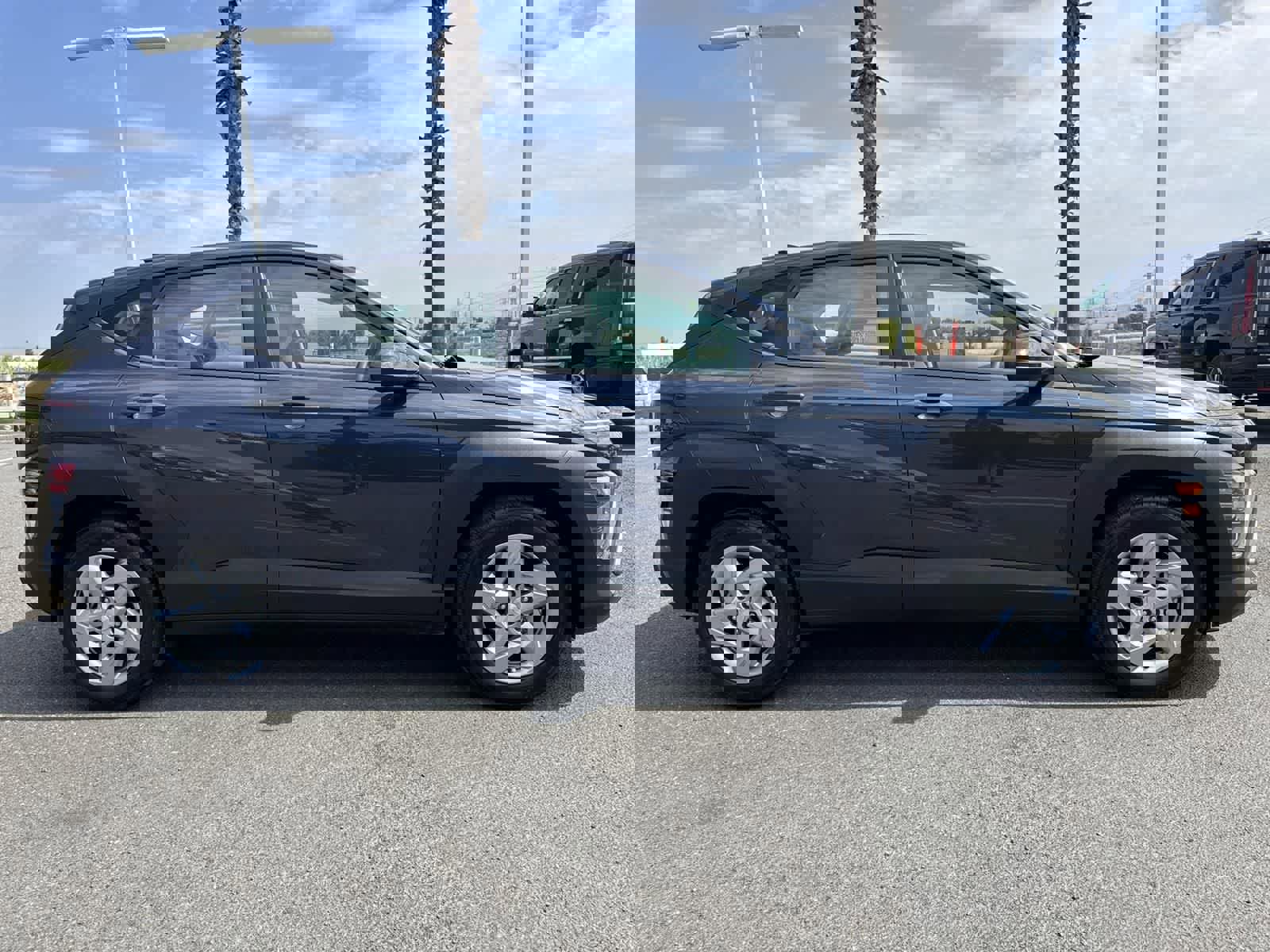Certified 2025 Hyundai Kona SE image 3