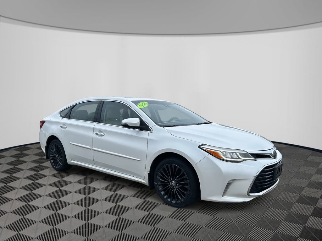 Used 2018 Toyota Avalon Touring image 3
