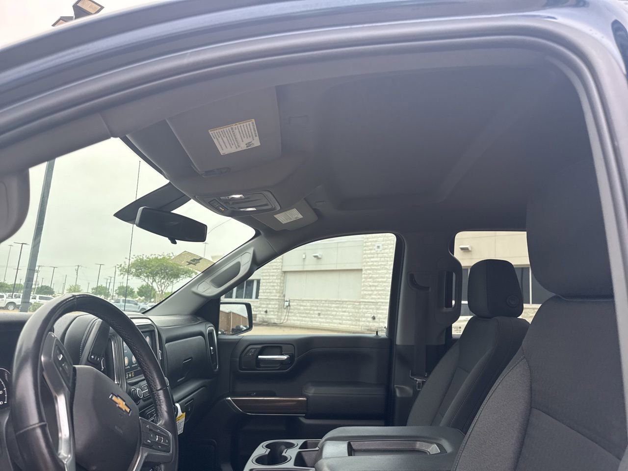 Used 2022 Chevrolet Silverado 1500 LT w/ Z71 Off-Road Package image 11