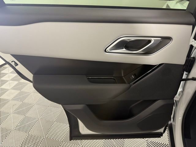 New 2026 Land Rover Range Rover Velar Dynamic SE image 27