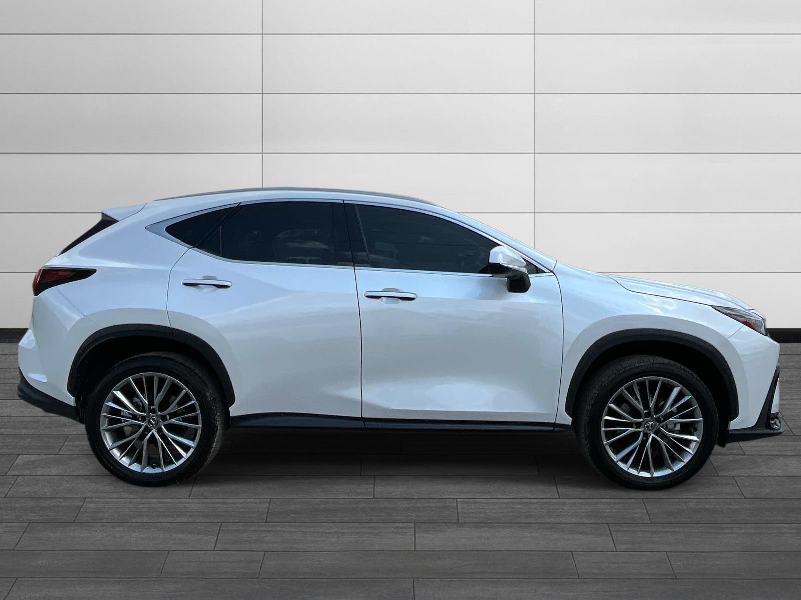 Used 2025 Lexus NX 350h AWD w/ Premium Package image 2