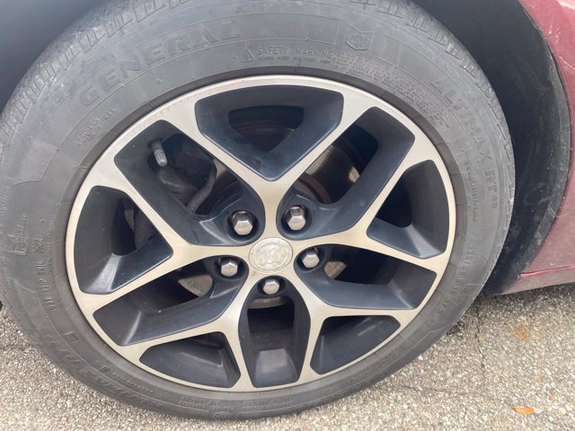 Used 2016 Buick Regal Sport Touring FWD image 3