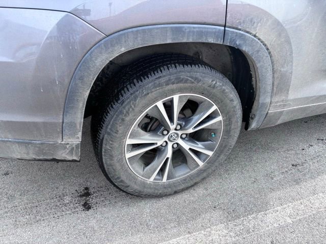 Used 2018 Toyota Highlander Plus image 14