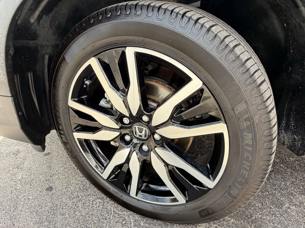 Used 2020 Honda Pilot Touring image 37