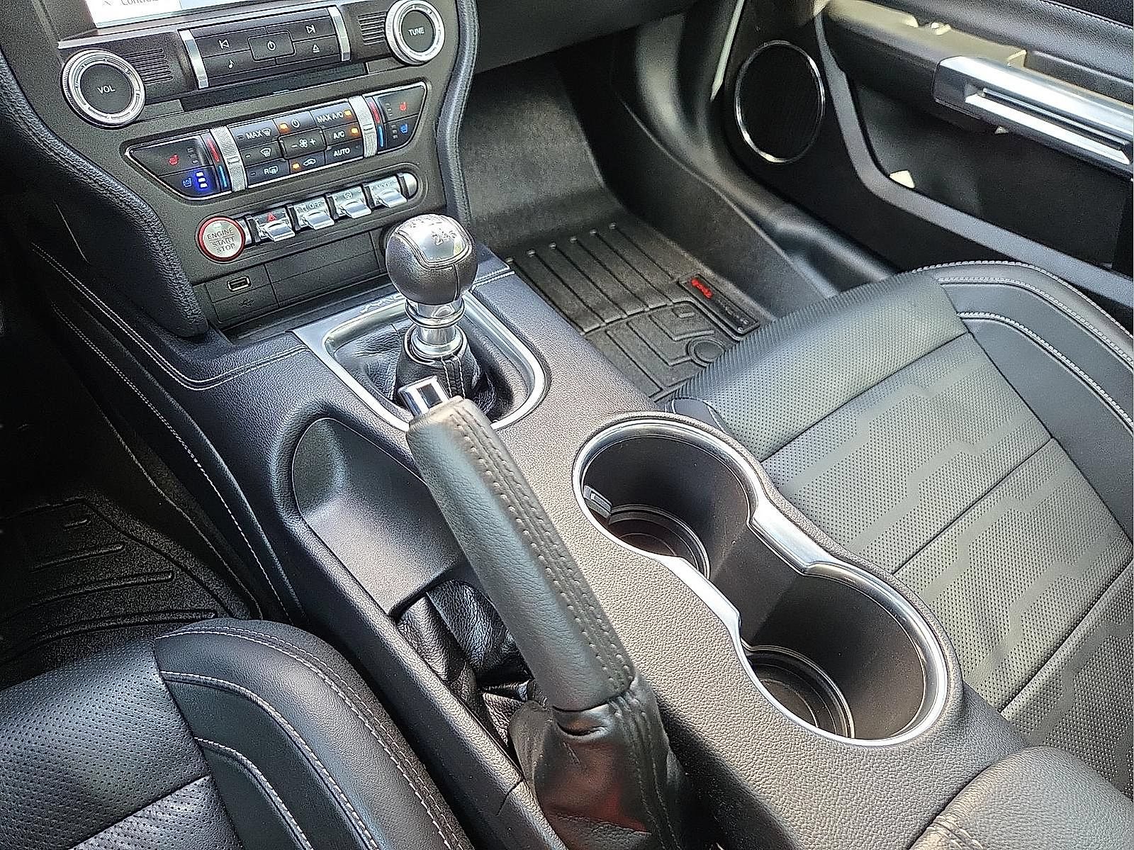 Used 2022 Ford Mustang GT Premium w/ Equipment Group 401A RWD image 25