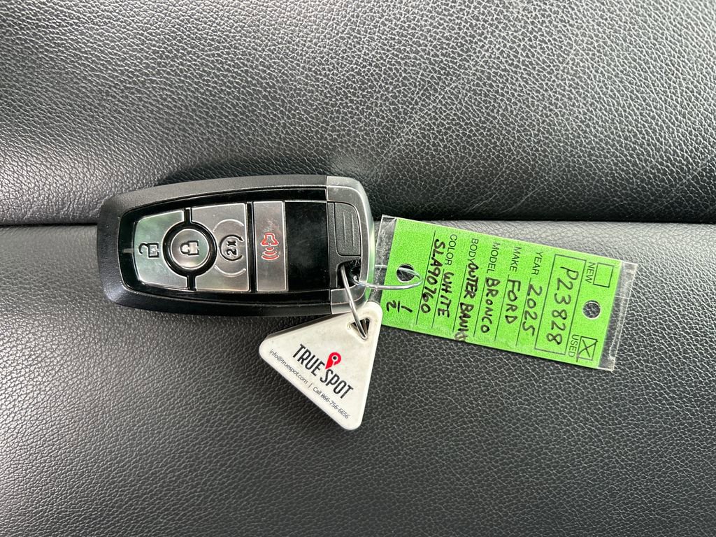 Used 2025 Ford Bronco Outer Banks AWD/4WD image 29