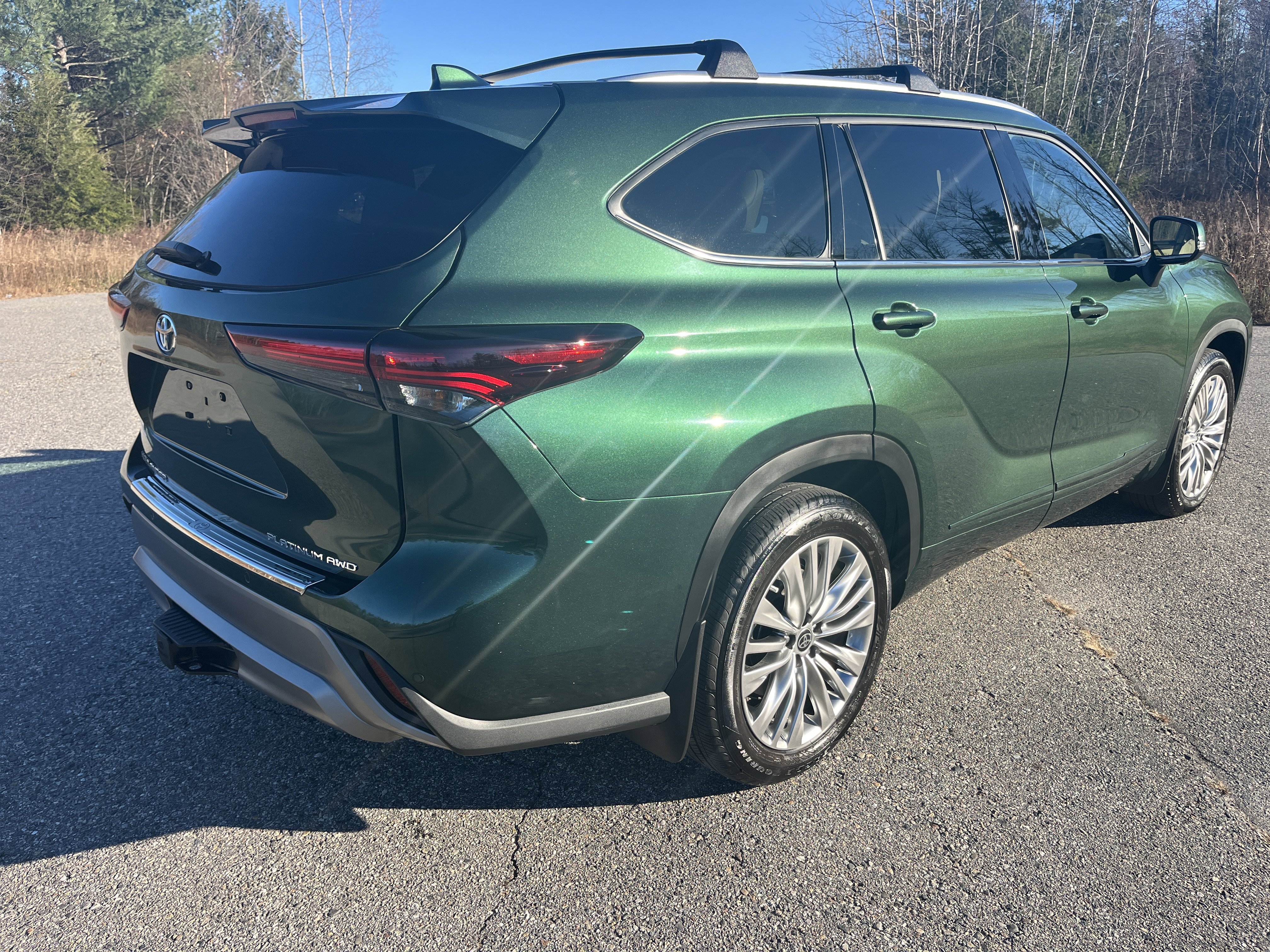 Used 2024 Toyota Highlander Platinum image 5