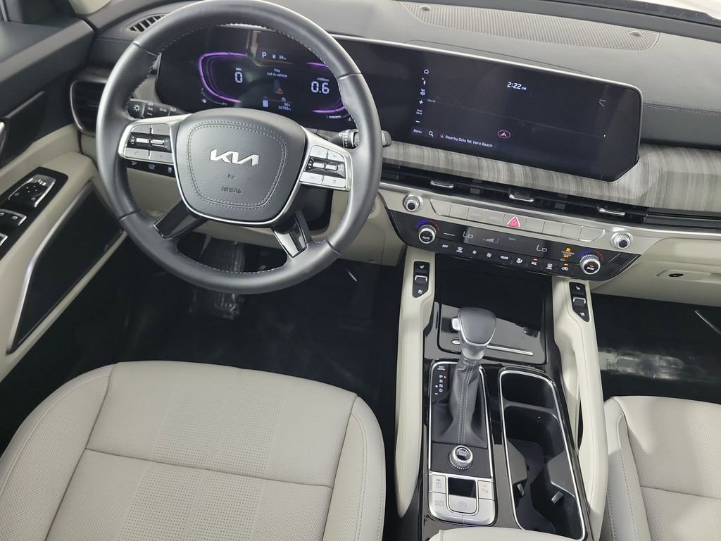 Used 2024 Kia Telluride EX w/ EX Captain's Chair Package FWD image 27