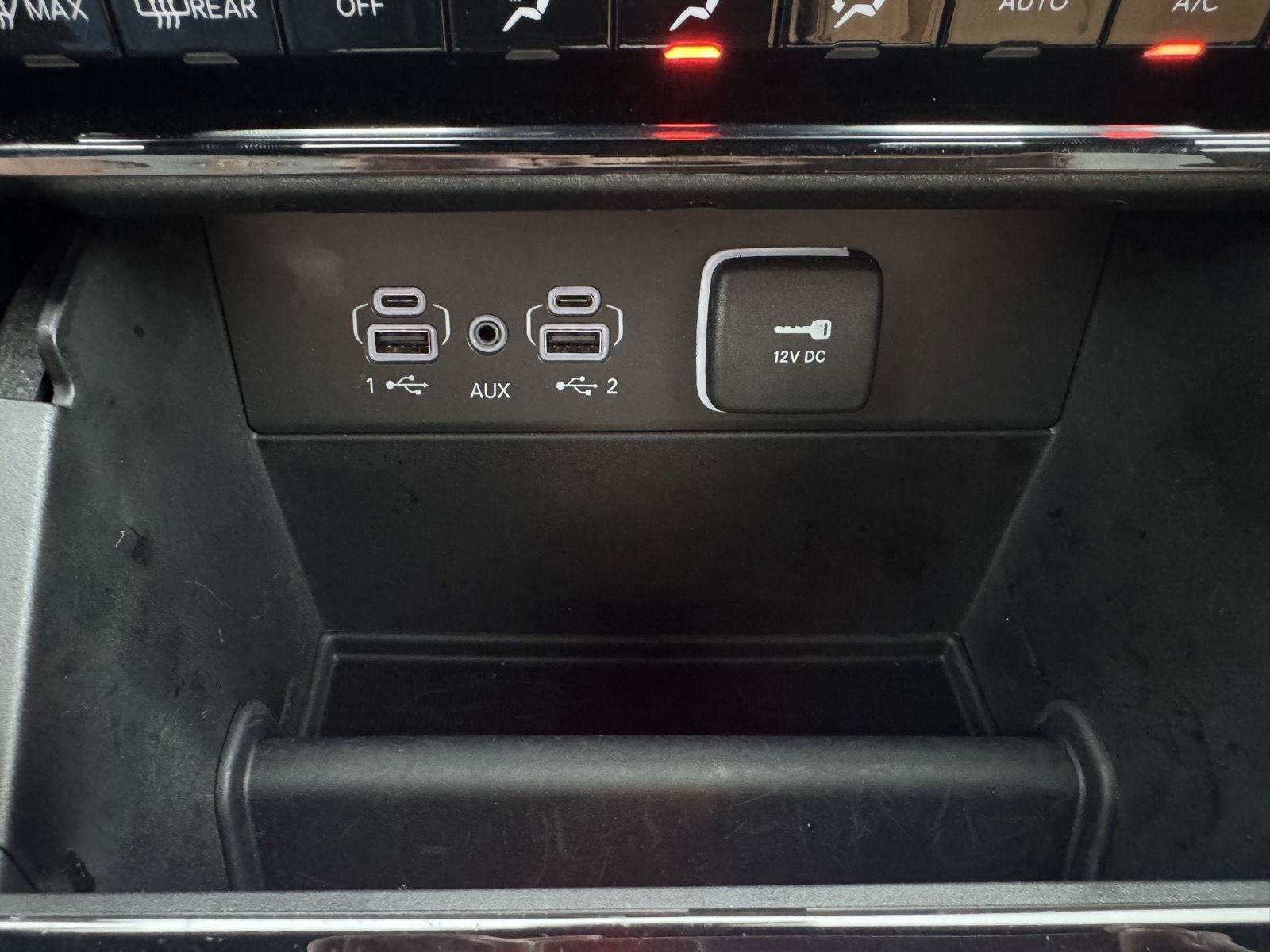 Used 2024 Jeep Grand Cherokee Summit AWD/4WD image 24