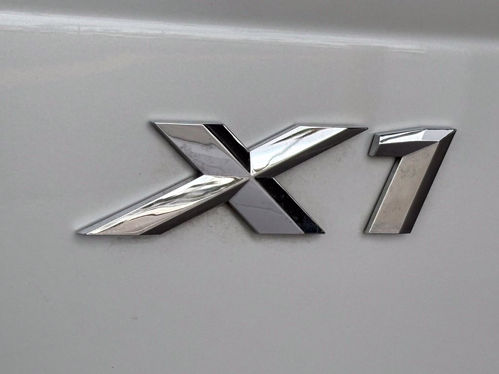 Used 2024 BMW X1 xDrive28i AWD/4WD image 11