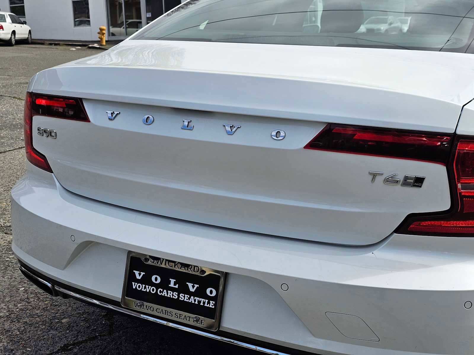 Used 2017 Volvo S90 T6 Inscription w/ Vision Package image 15