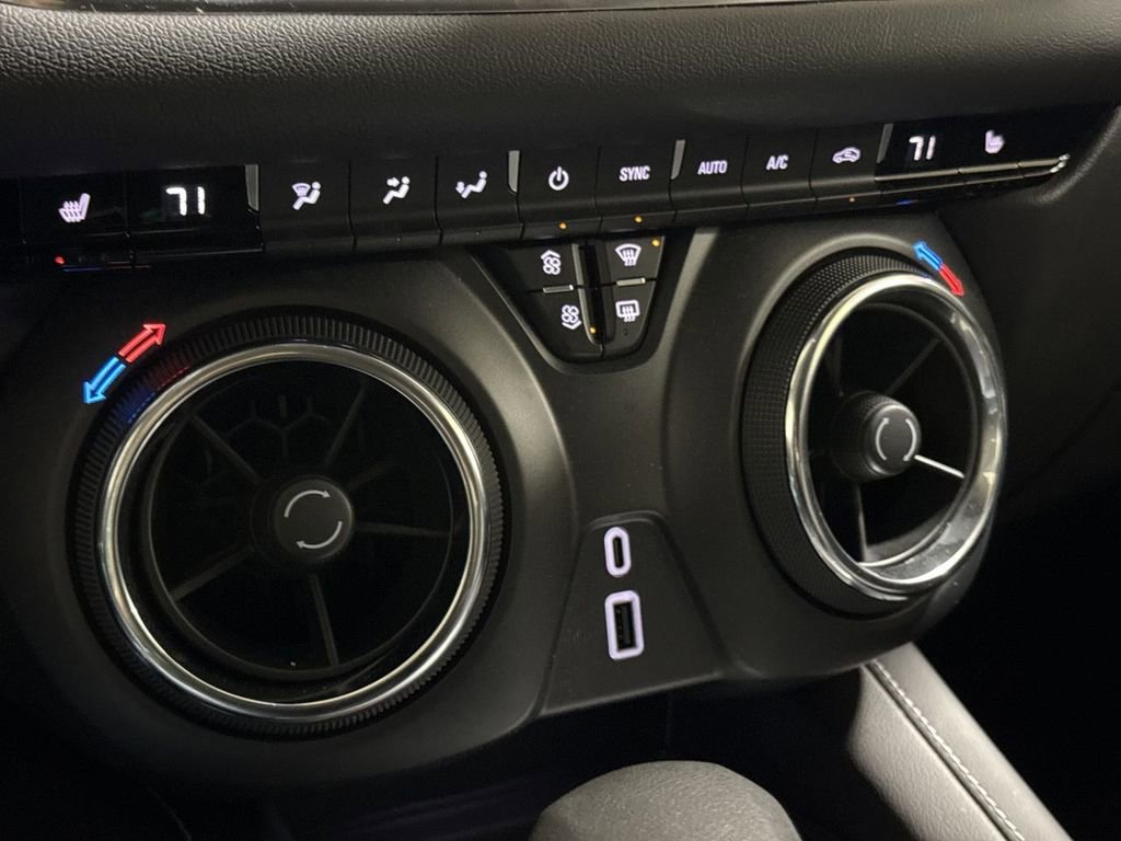 Used 2024 Chevrolet Blazer LT w/ Convenience Package FWD image 16