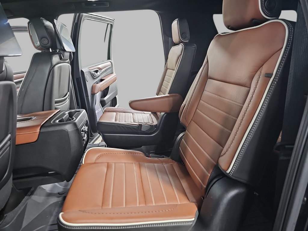 Certified 2023 GMC Yukon XL Denali Ultimate w/ LPO, Floor Liner Package AWD/4WD image 19