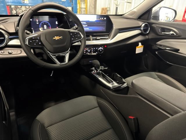 New 2026 Chevrolet Trax LT w/ Driver Confidence Package FWD image 6
