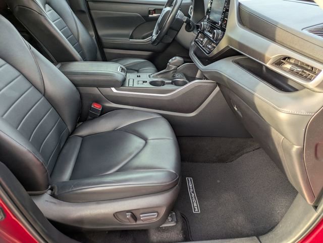 Used 2022 Toyota Highlander XLE image 34