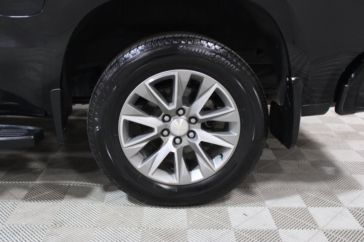 Used 2019 Chevrolet Silverado 1500 High Country w/ Technology Package AWD/4WD image 45