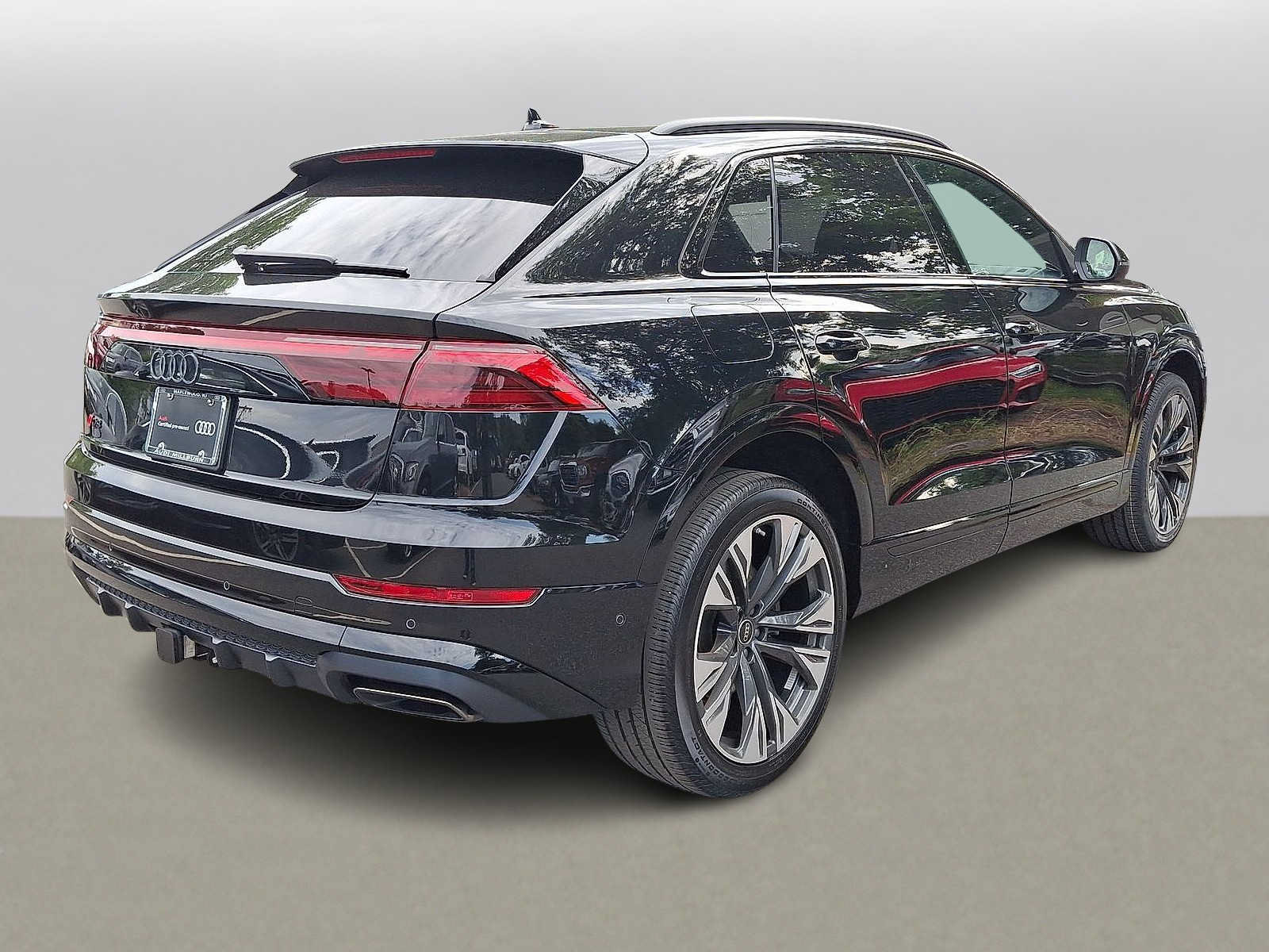 Certified 2024 Audi Q8 Premium Plus AWD/4WD image 31