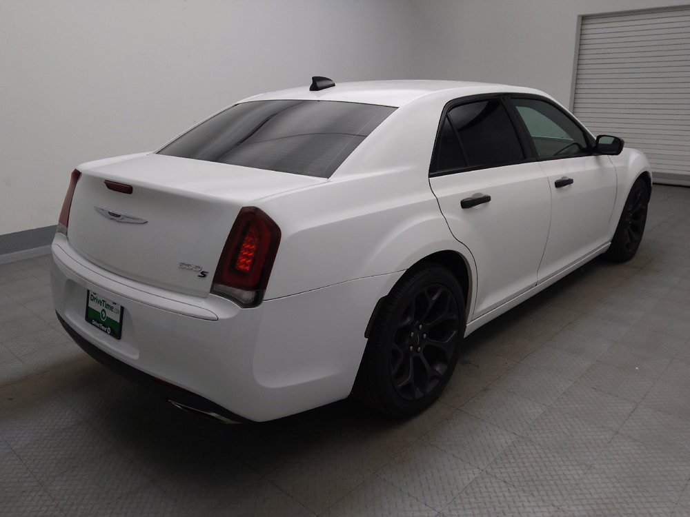Used 2019 Chrysler 300 S RWD image 9