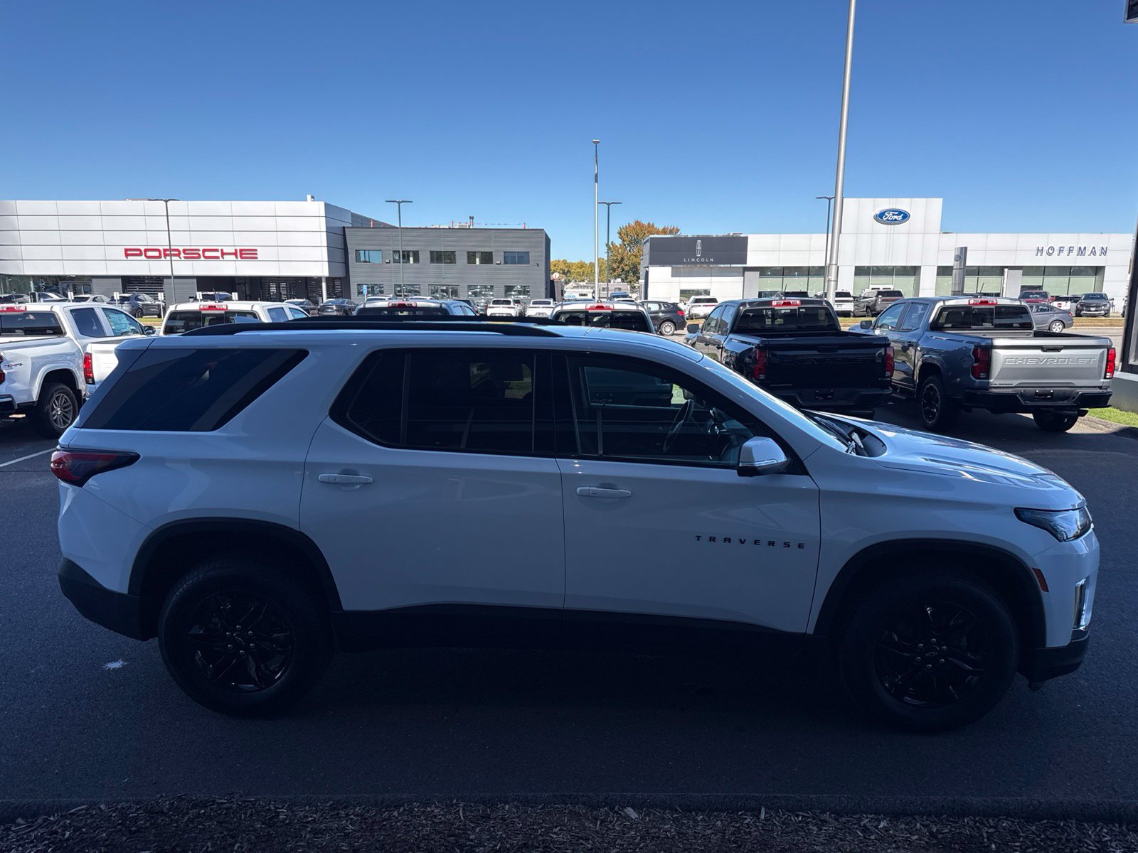 Used 2023 Chevrolet Traverse LT w/ Midnight/Sport Edition AWD/4WD image 5