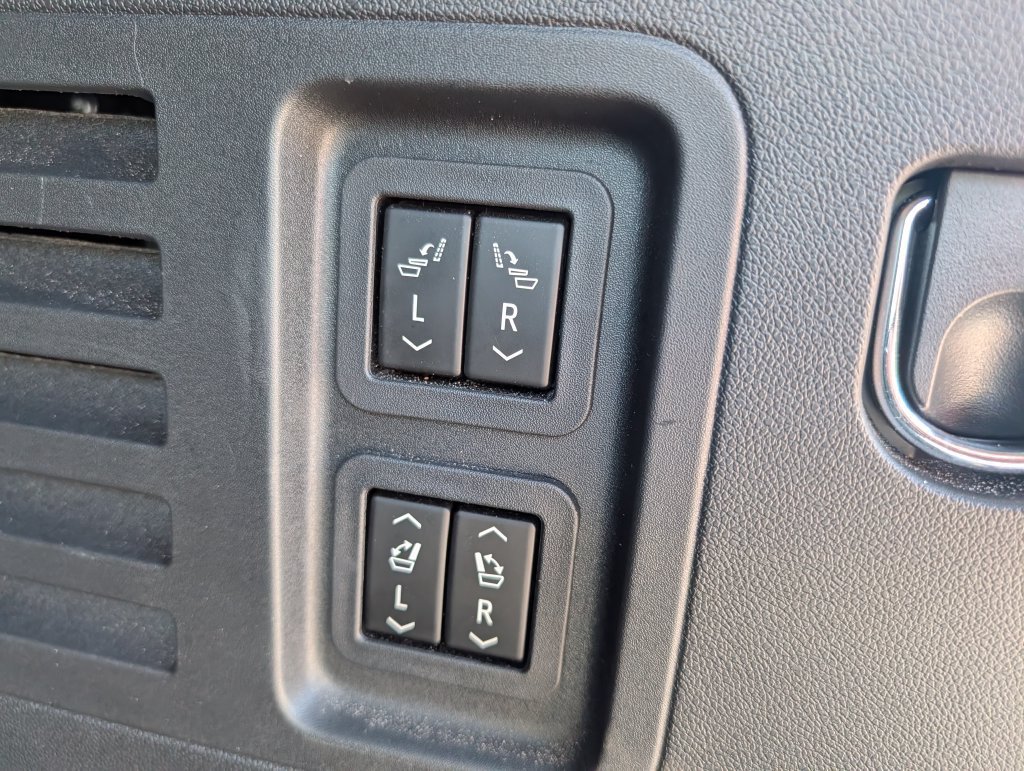 Used 2026 Buick Enclave Preferred w/ Power Package FWD image 16