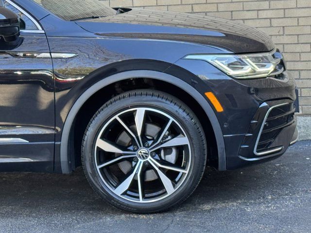 Used 2022 Volkswagen Tiguan SEL R-Line AWD/4WD image 7