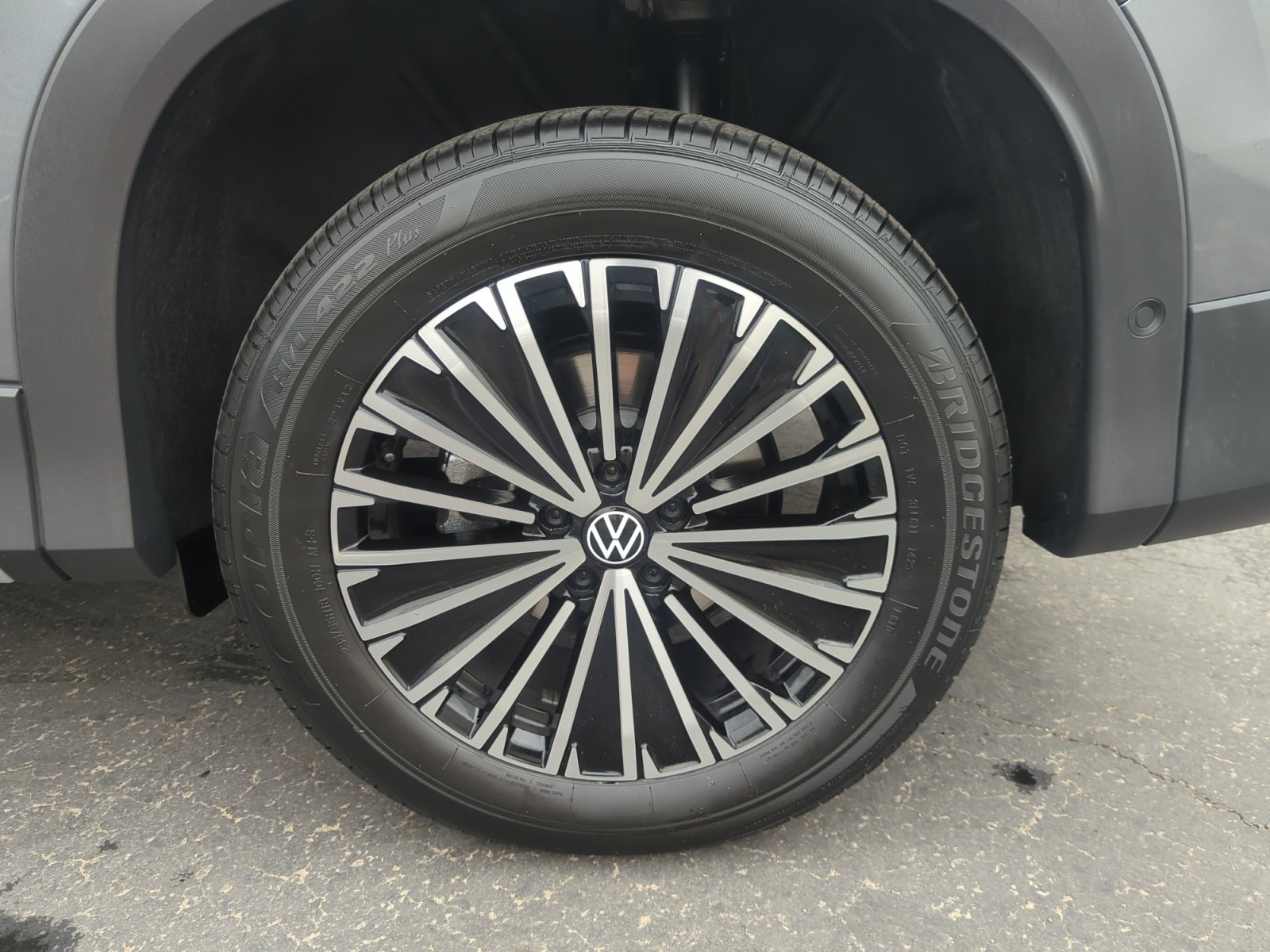 Certified 2025 Volkswagen Tiguan S w/ 18" Wheel Package image 26