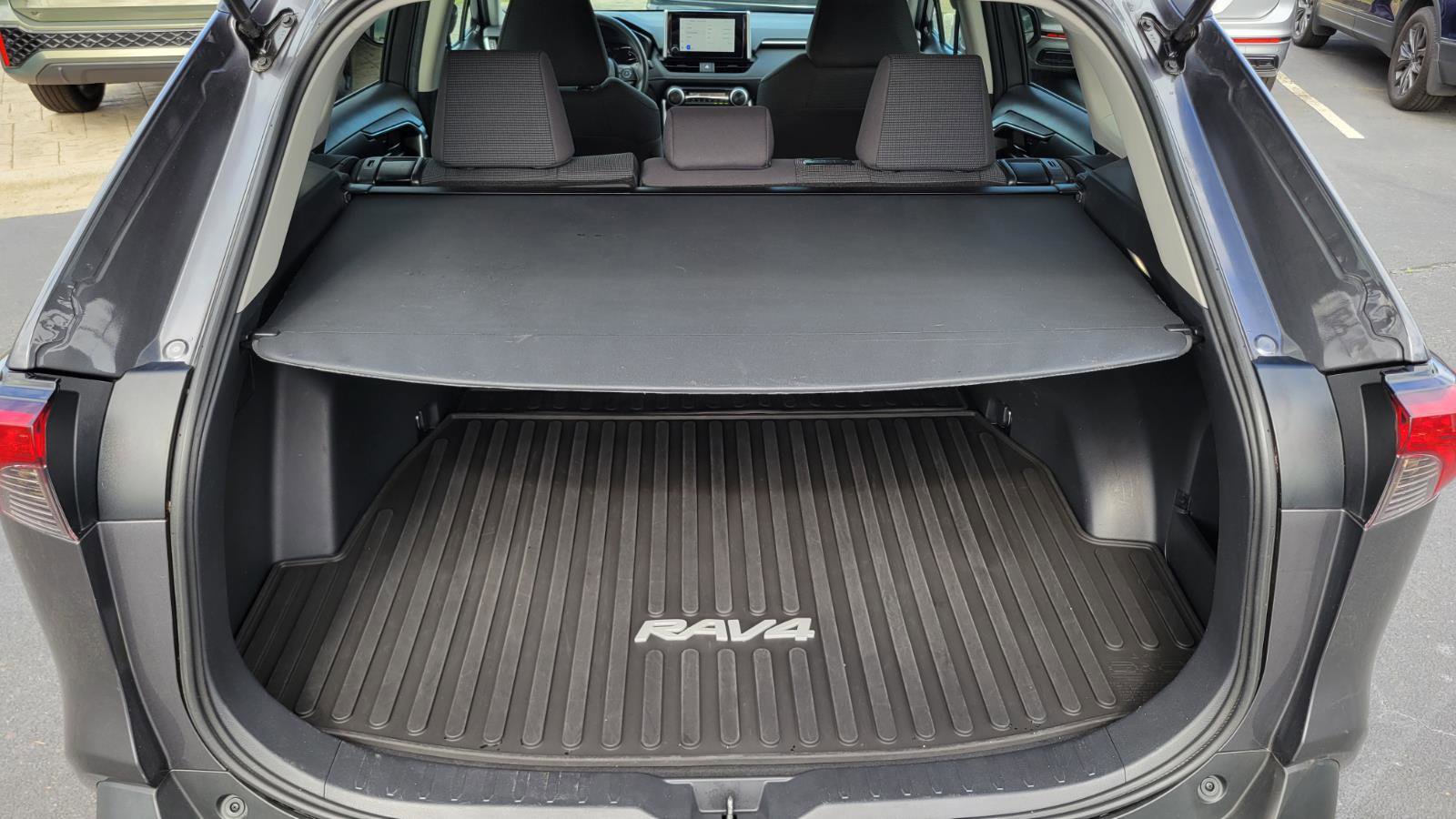 Used 2023 Toyota RAV4 LE image 41